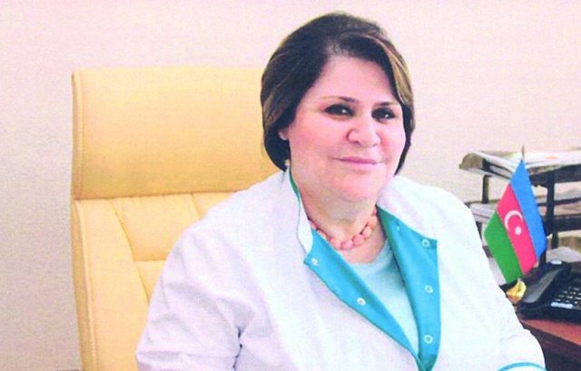 Neftçilər Xəstəxanasından çıxarılan Leyla Seyidbəyova Doğum evinə baş həkim gətirildi