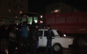 Yevlaxdakı qəzada ana və 8 yaşlı qızı yaralandı