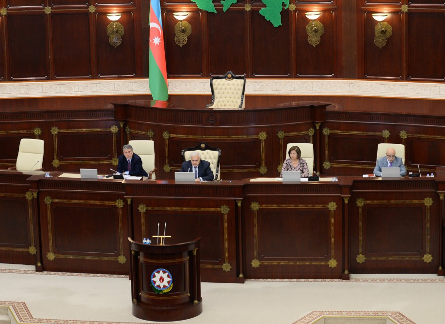 Azərbaycanlı deputatlar Rusiyadakı seçkiqabağı vəziyyəti izləyəcəklər   