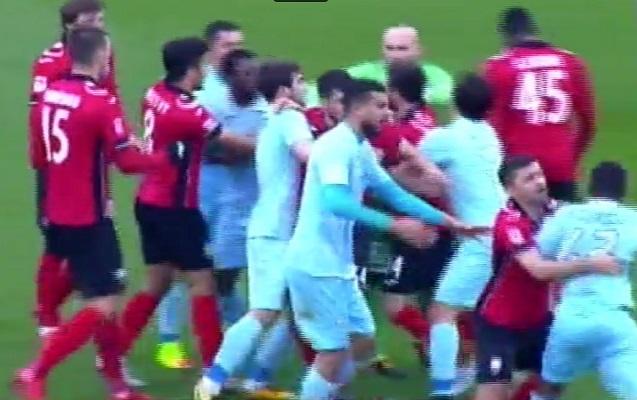 Qəbələdə futboldan sonra kütləvi TOQQUŞMA - VİDEO