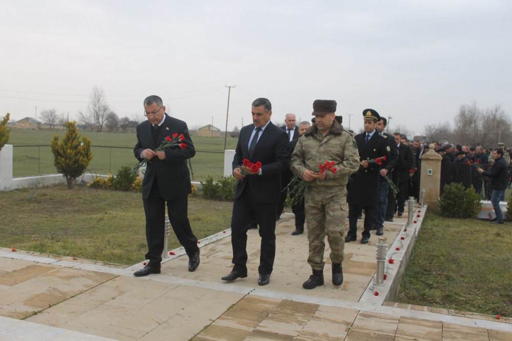Qaradağlı faciəsinin qurbanları anıldı - Fotolar