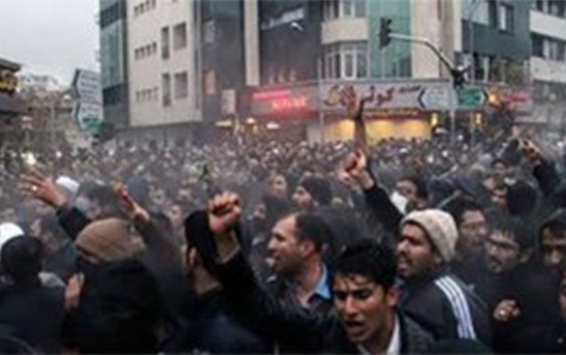İrandakı iğtişaşlarda  3 polis öldü 