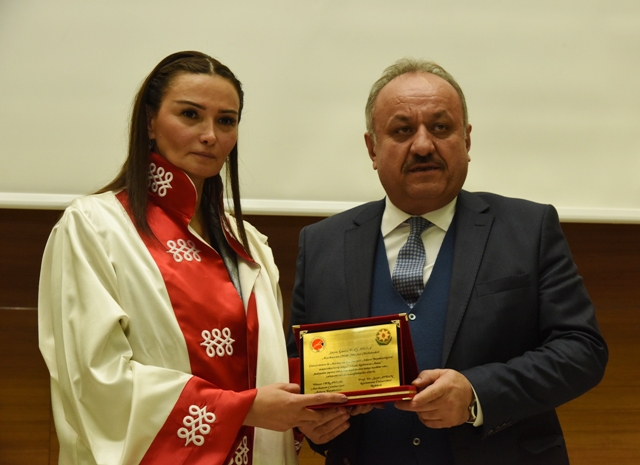 Qənirə Paşayeva Kastamonu Universitetinin fəxri doktoru oldu   