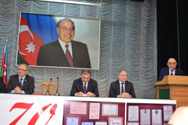 70 yaşlı region qəzeti - Fotolar