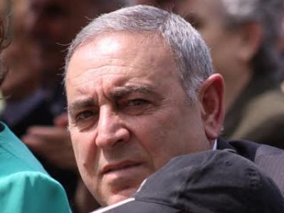 Erməni səfirin bağ evini yardılar
