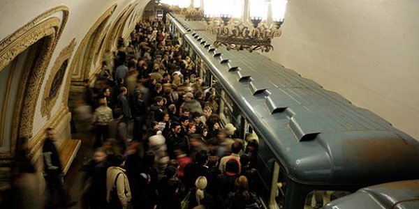 Bakı metrosunda problem yarandı, qatarlar tuneldə qaldı   