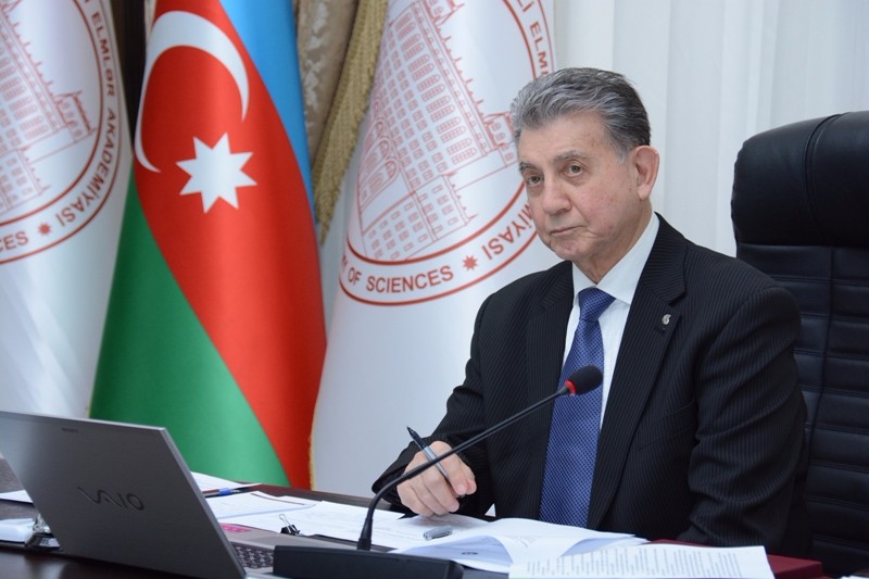 Akademiklərdən Akif Əlizadənin 5 illiyinə “beş”- “O, cavan oğlan kimi çalışır”