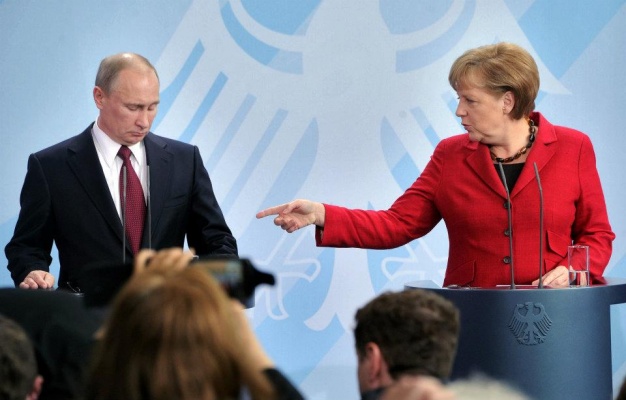 Merkel Putinə gizli hədiyyəsindən DANIŞDI