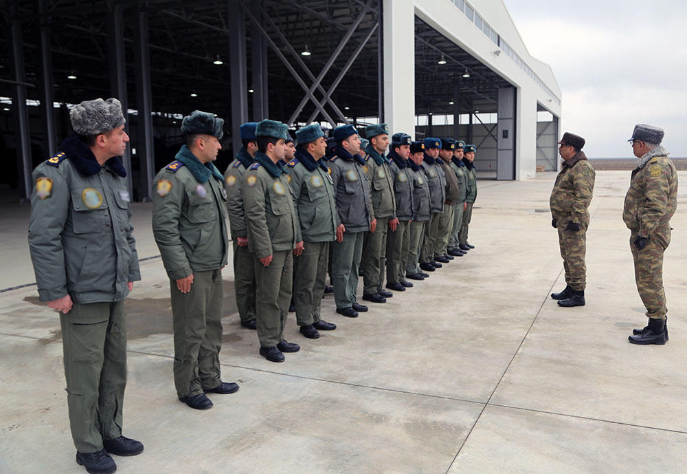 Zakir Həsənov cəbhədə bazalaşdırılan yeni helikopter hərbi hissəsində