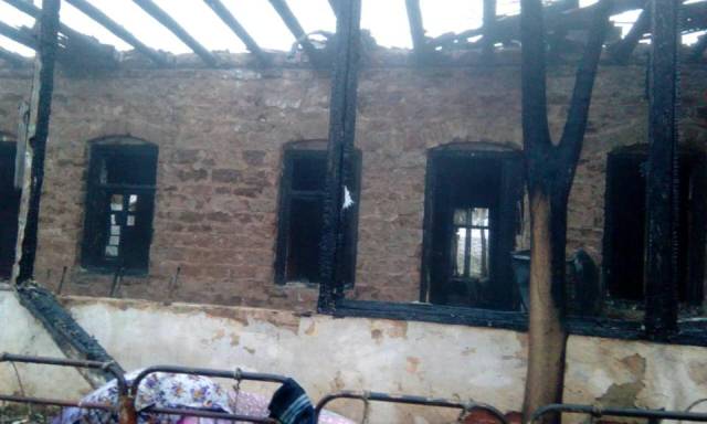 Bakıda mərhum jurnalistin evi yanıb kül oldu - FOTOLAR   