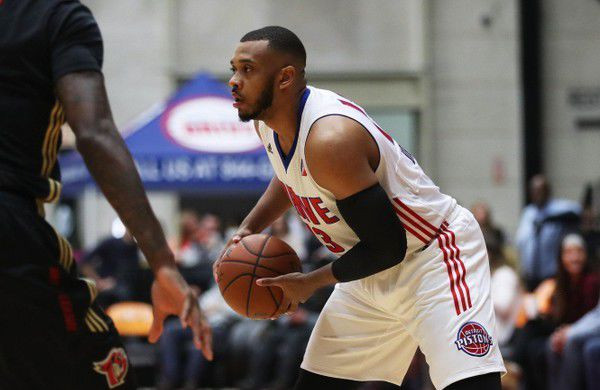 Oyun zamanı ürəyi dayanan basketbolçu Zek Apşou vəfat etdi