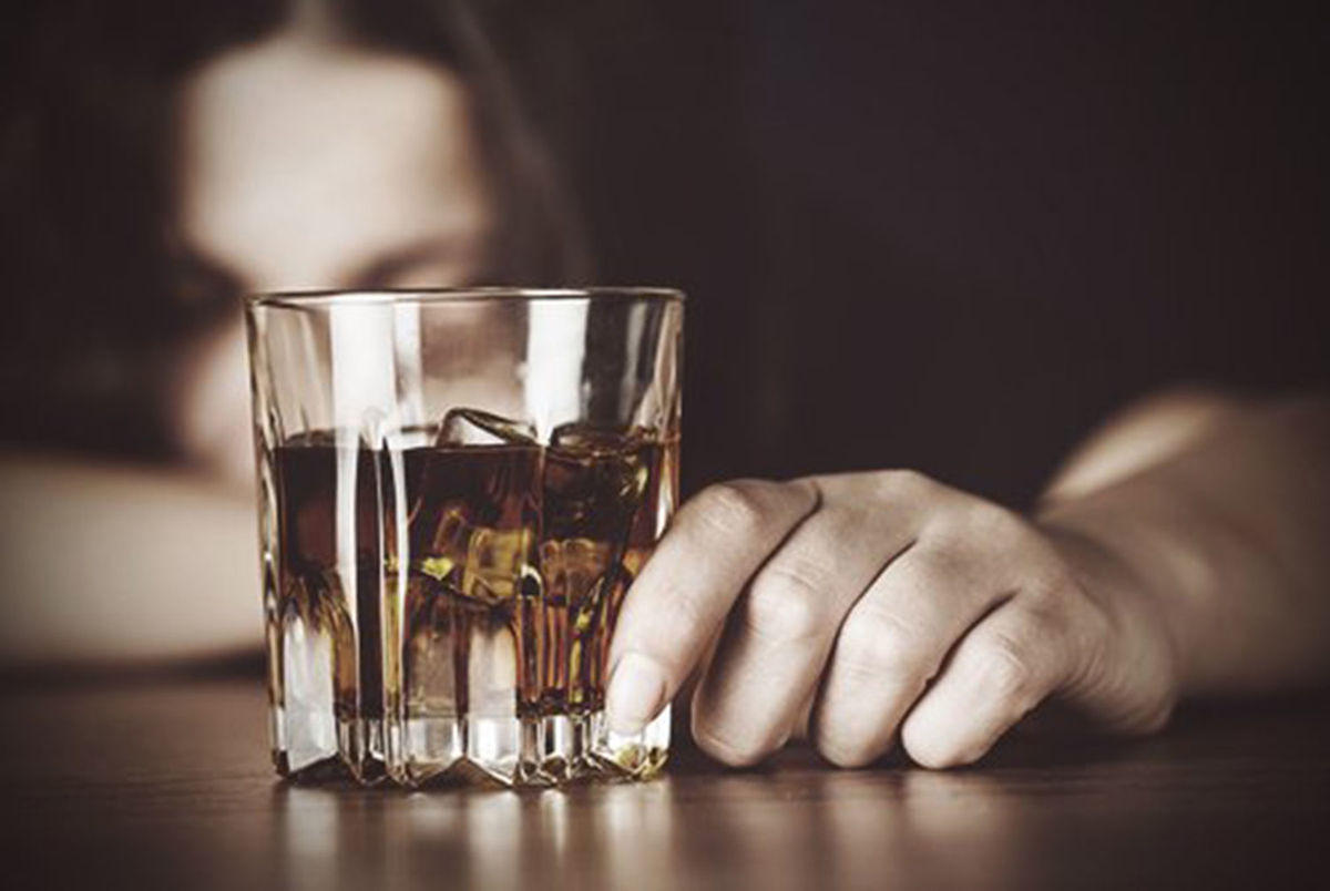 Azərbaycanda alkoqol asılılığı olan qadınların sayı AÇIQLANDI