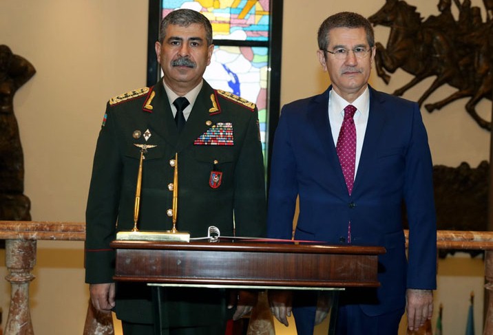 Azərbaycanın müdafiə naziri türkiyəli həmkarı ilə görüşüb