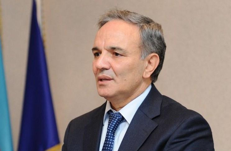 “Fransada güllələnən azərbaycanlı Rahim Namazov jurnalist deyil”