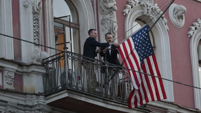 ABŞ bayrağı Amerika Baş konsulluğunun binasından çıxarıldı
