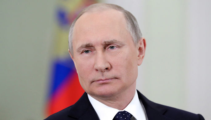 Putin prezidentlik vəsiqəsi aldı