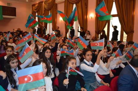 “Aprel döyüşləri bizim şanlı tariximizdir”