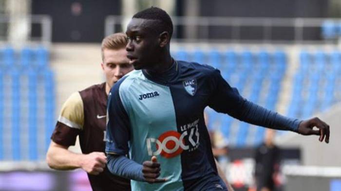 Futbolçu evində ölü tapıldı