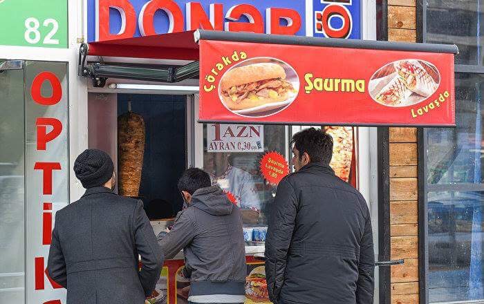 1 manatlıq “dönər+ayran”nın keyfiyyətinə kim zəmanət verir... - ÖZBAŞINALIQ