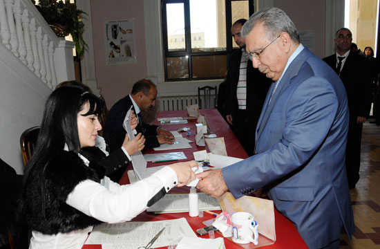 Ramiz Mehdiyev də səs verdi   