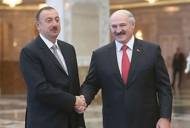 Lukaşenko İlham Əliyevi təbrik etdi 