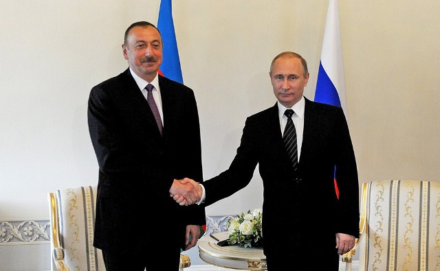 Putin İlham Əliyevi təbrik etdi