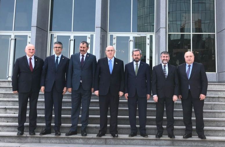 Əhliman Əmiraslanov türkiyəli müşahidəçilərlə görüşüb