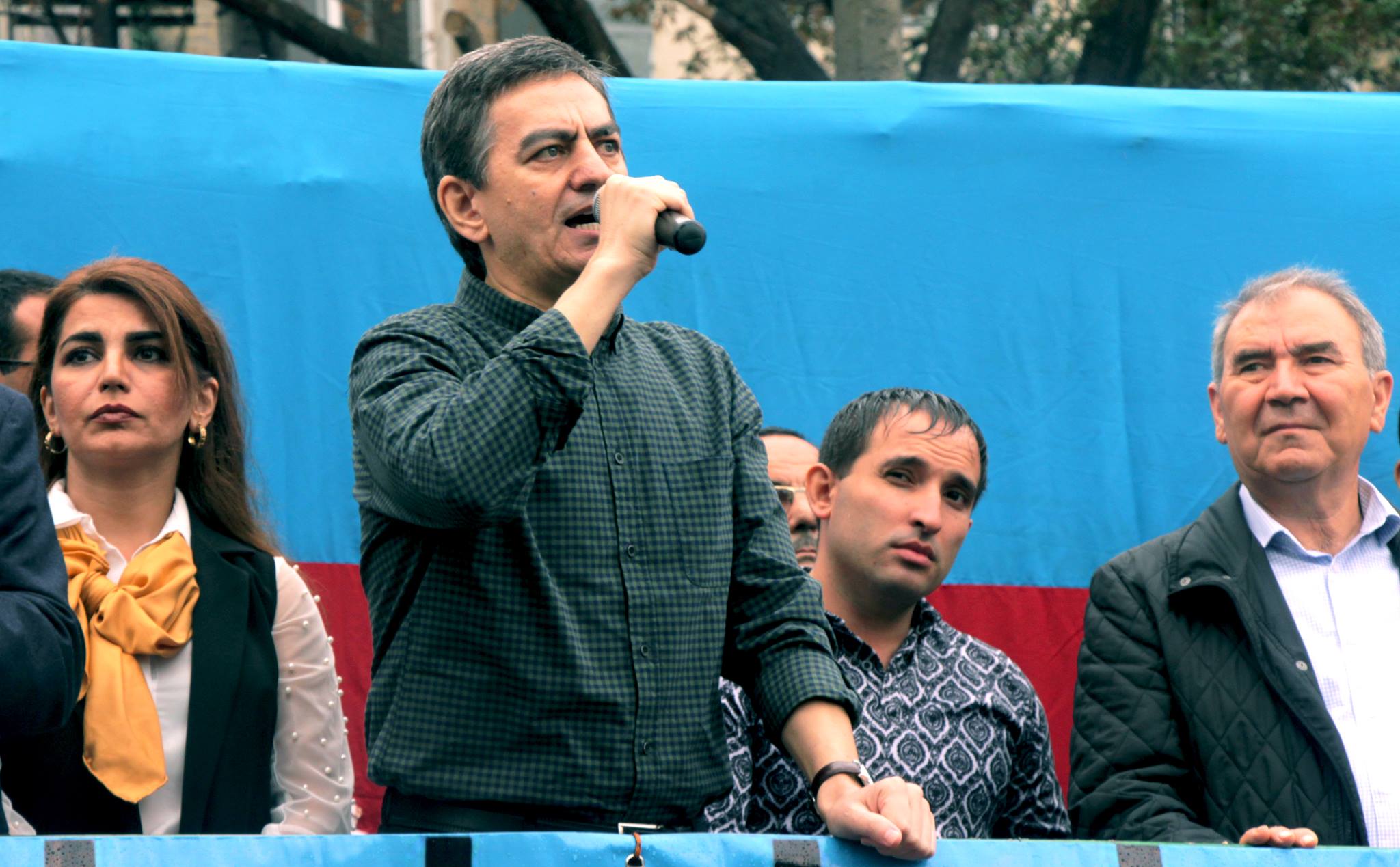 Milli Şura qərarsız qalıb