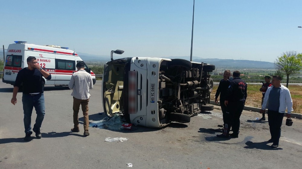 Türkiyədə hərbçiləri daşıyan avtobus qəzaya uğradı: 25 yaralı