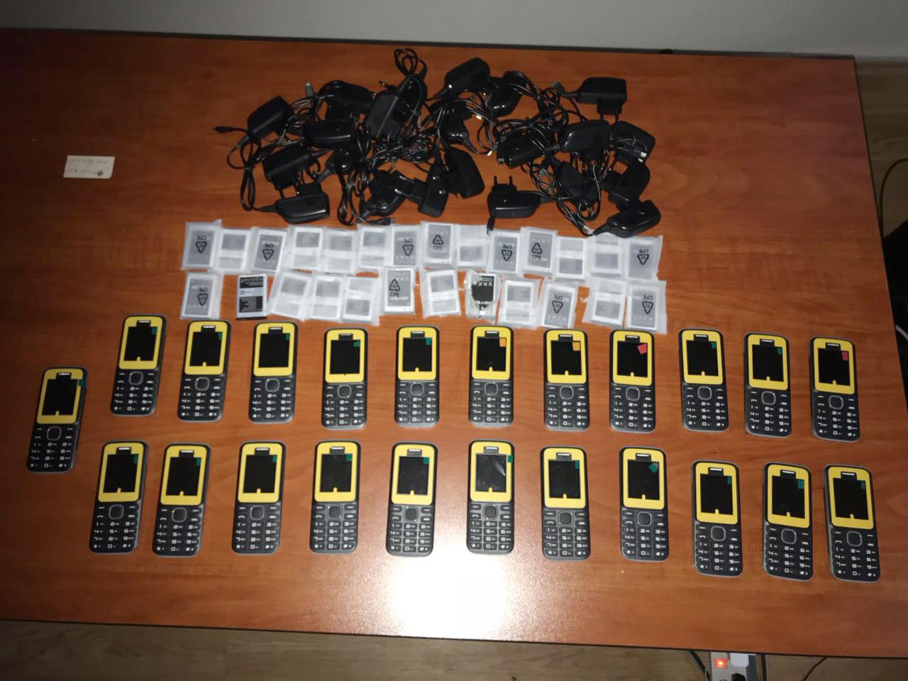 Azərbaycana qanunsuz gətirilən 23 mobil telefon aşkar edildi