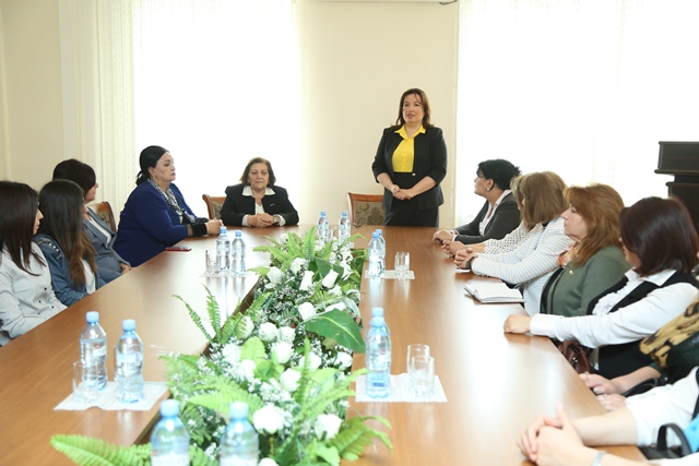 Zərifə Əliyeva qəlbinin işığında
