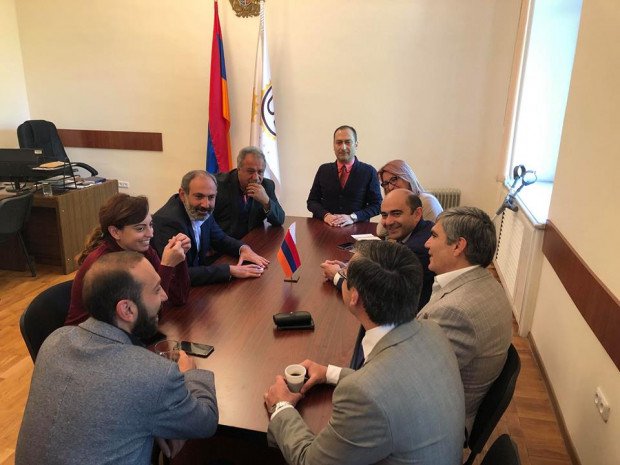 Paşinyan Ermənistanın baş naziri postuna yeganə namizəd oldu