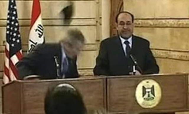 Buşa ayaqqabı atan iraqlı jurnalist deputat ola bilər