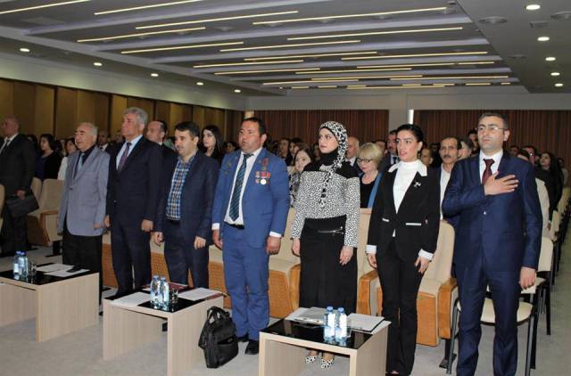 Mərkəzi Elmi Kitabxanada Heydər Əliyev yad edildi   