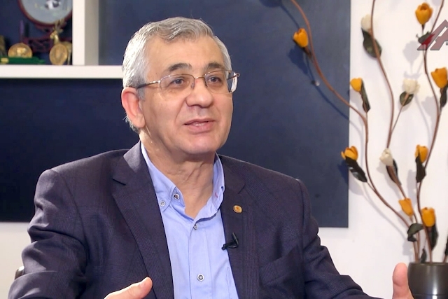 Hamlet İsaxanlı: “İlker Başbuğun özü jurnalistlərlə görüşmək istəmədi”   