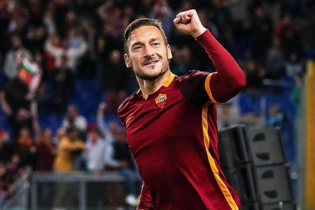 Romada əfsanəvi futbolçunun heykəli qoyulacaq