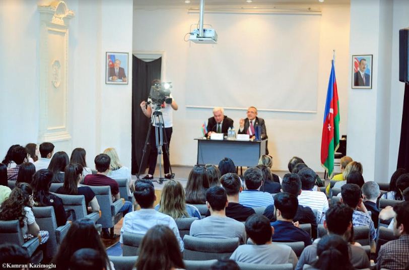 Latviya səfiri tələbələrə mühazirə oxudu