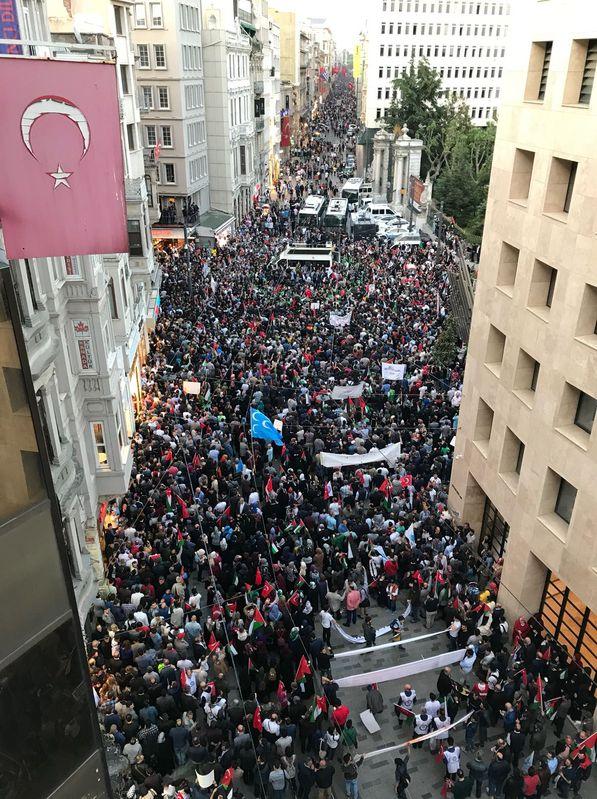 İstanbulda aksiya: İsrail və ABŞ əleyhinə şüarlar səsləndirir
