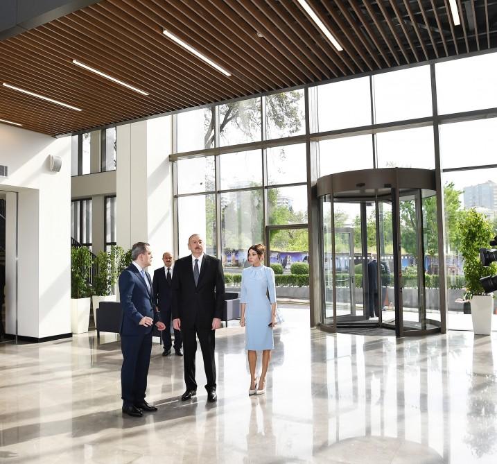 Prezident və birinci xanım Heydər Əliyev adına Müasir Təhsil Kompleksinin açılışında - YENİLƏNİB