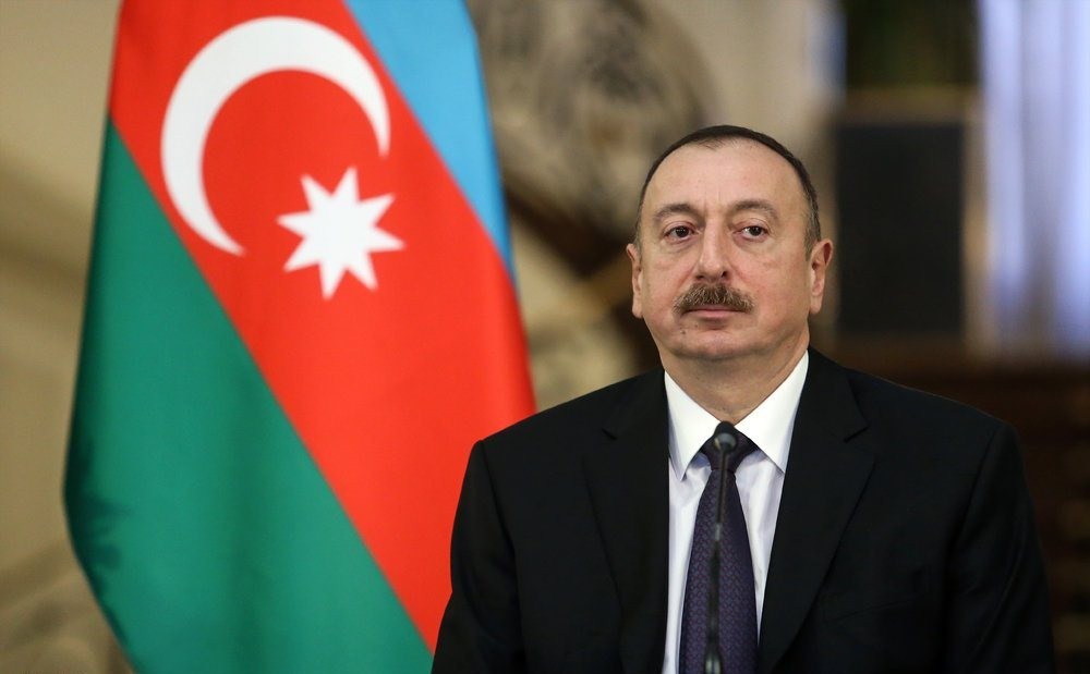 Prezident kənd təsərrüfatı sərgiləri ilə tanış oldu