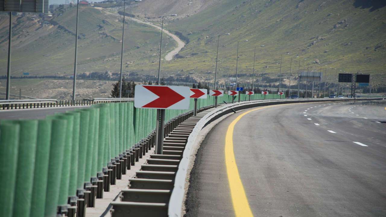 Bakı Dairəvi-1 yolunda yenidənqurma işləri aparılır