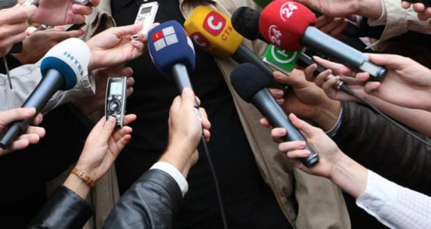 Bu ölkə hər jurnalistdən 10 min dollar tələb edir