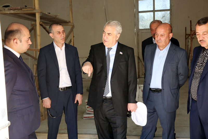 Cavid Qurbanov Bakıətrafı dəmir yolu xəttinin icra vəziyyətini yoxladı