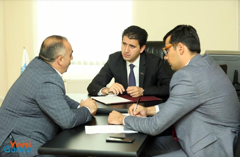 Naqif Həmzəyev seçicilərlə görüşüb