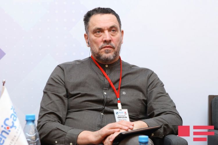 Tanınmış jurnalist: 