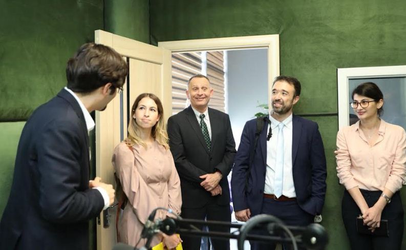 İsrailin səfiri Azercell-in Barama Innovasiya və Sahibkarlıq Mərkəzini ziyarət etdi
