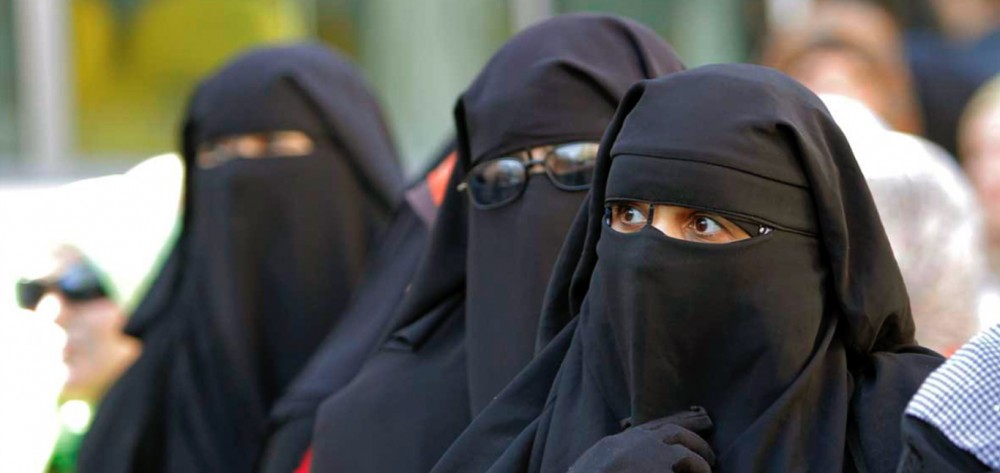 Danimarkada dindar qadınlara qadağa: Niqab omaz