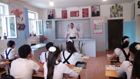 &ldquo;ƏTRAF M&Uuml;HİTİ MƏİŞƏT TULLANTILARINDAN TƏMİZLƏYƏK&rdquo;