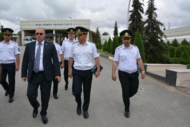 Komitə sədri "Samur" g&ouml;mr&uuml;k postunda vəziyyətlə tanış oldu 