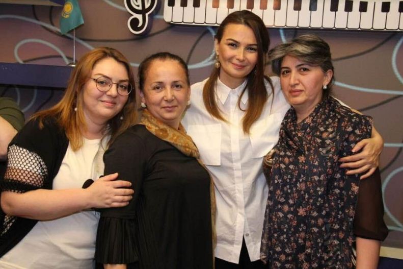 Deputat Qarabağ qaziləri və şəhid ailələri ilə g&ouml;r&uuml;ş&uuml;b